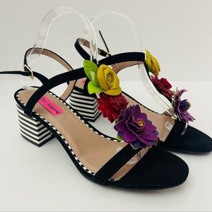 BETSEY JOHNSON Black Adde Floral Dress Sandal Block Heel T-Strap 7.5 NWOT NO BOX